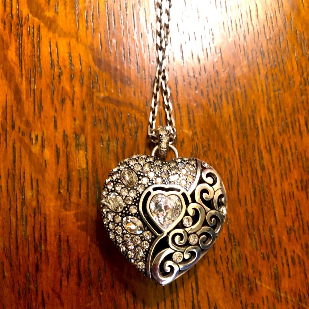 Gorgeous Brighton pendant necklace!